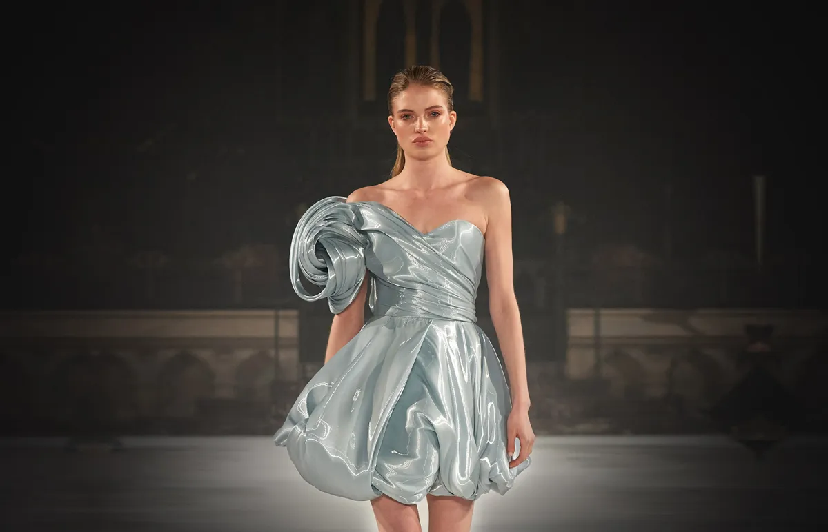  فستان سهرة ناعم قصير من فوفاري Fovari