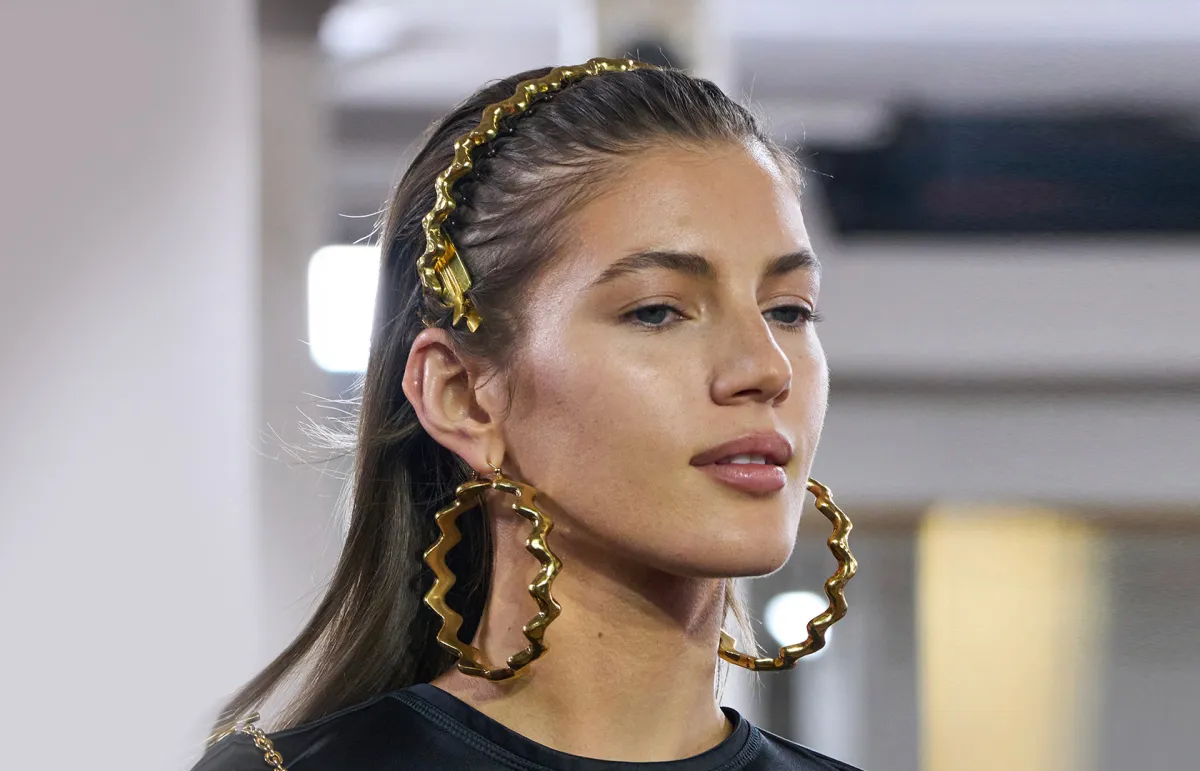 تسريحات شعر عصرية مواكبة لأبرز اتجاهات موضة الشعر لصيف 2024