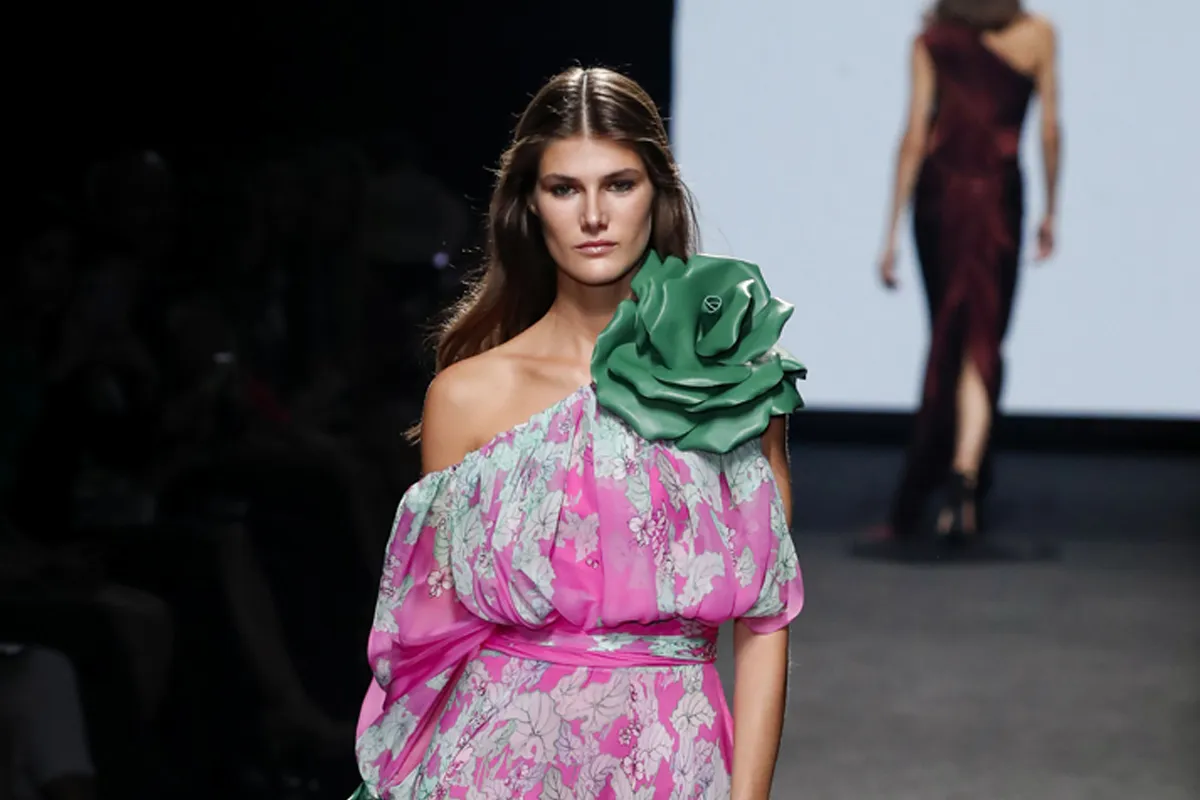   فستان من ماركة إيزابيل سانشيس Isabel Sanchis