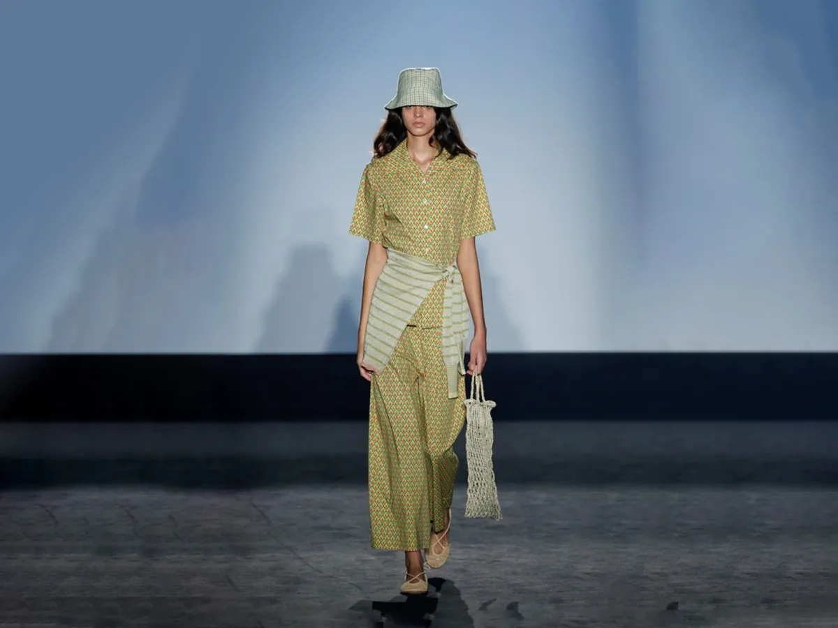 البنطلون الفضفاض من إز كامينغ Is Coming