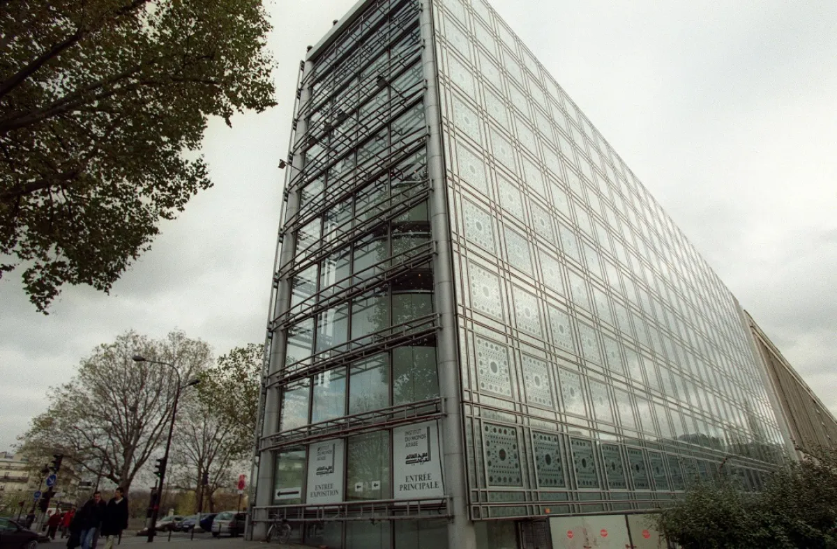  مبنى معهد العالم العربي بباريس (مصدر الصورة : JEAN-PIERRE MULLER / AFP)