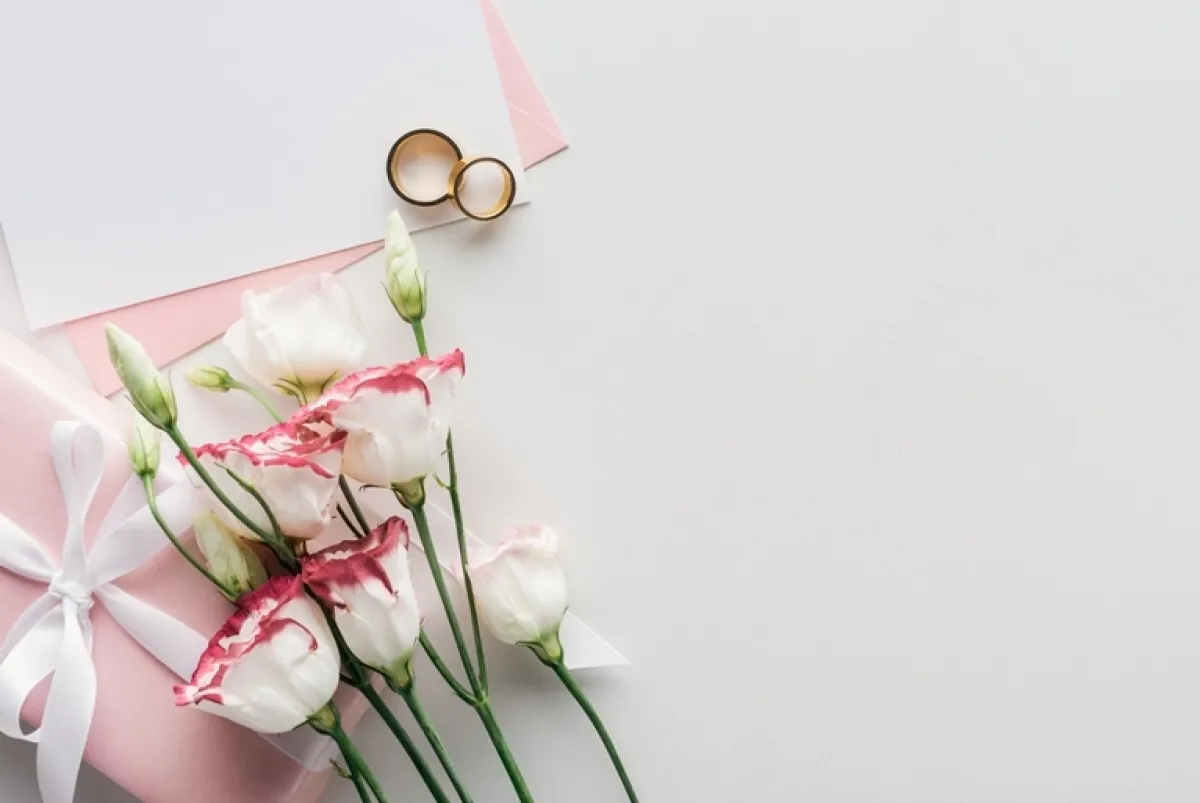 دعوة زفاف بأبيات شعرية-الصورة من shutterstock