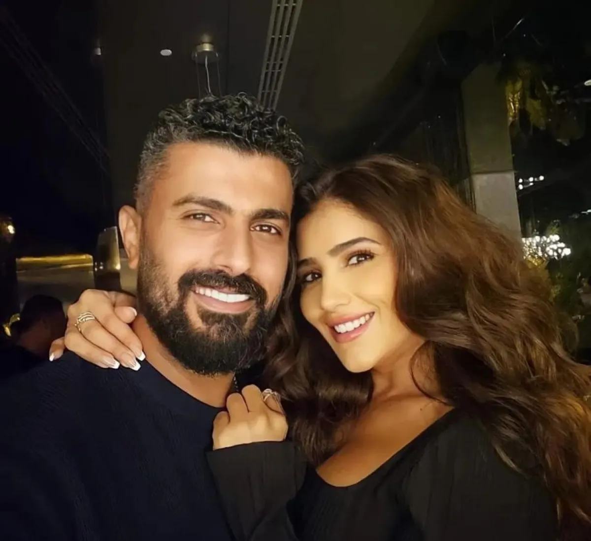 محمد سامي وزوجته مي عمر -الصورة من حسابه على إنستغرام 