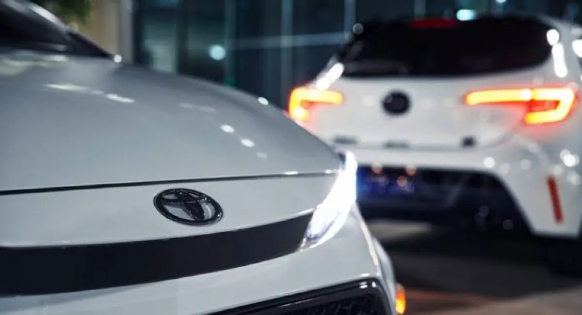 اللون الأبيض