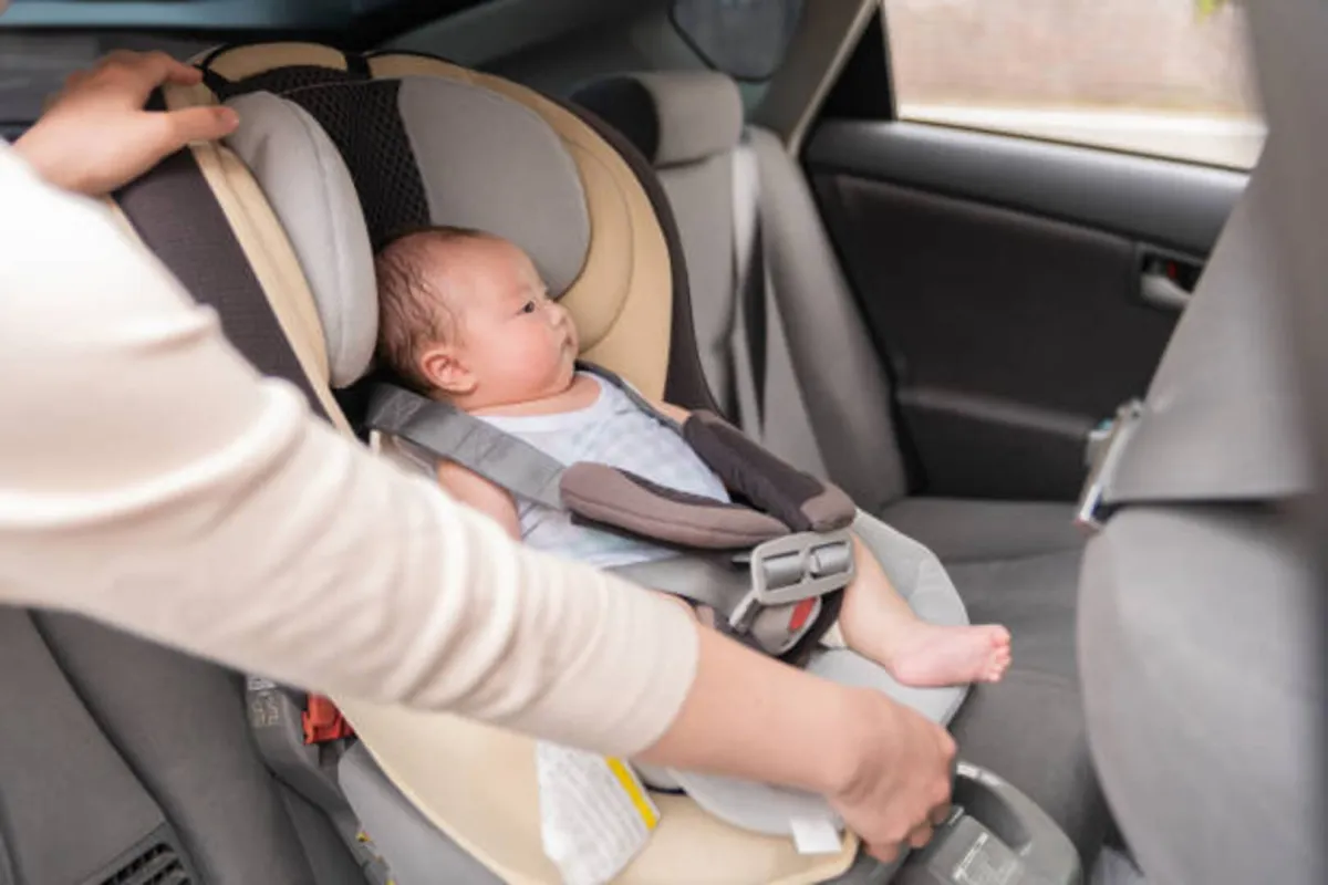 هل الوسائد الهوائية بالسيارة آمنة للأطفال؟