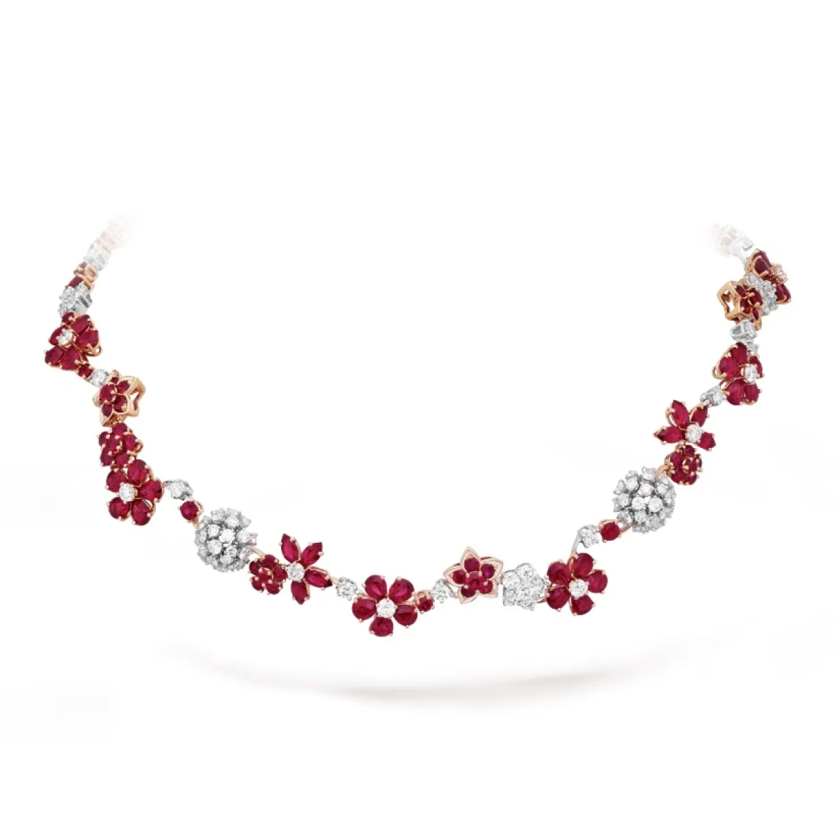 عقد Folie des Prés من فان كليف آند أربلز Van Cleef & Arpels