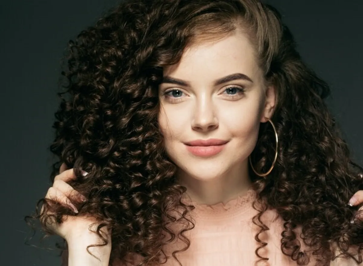 طرق العناية بالشعر الكيرلي