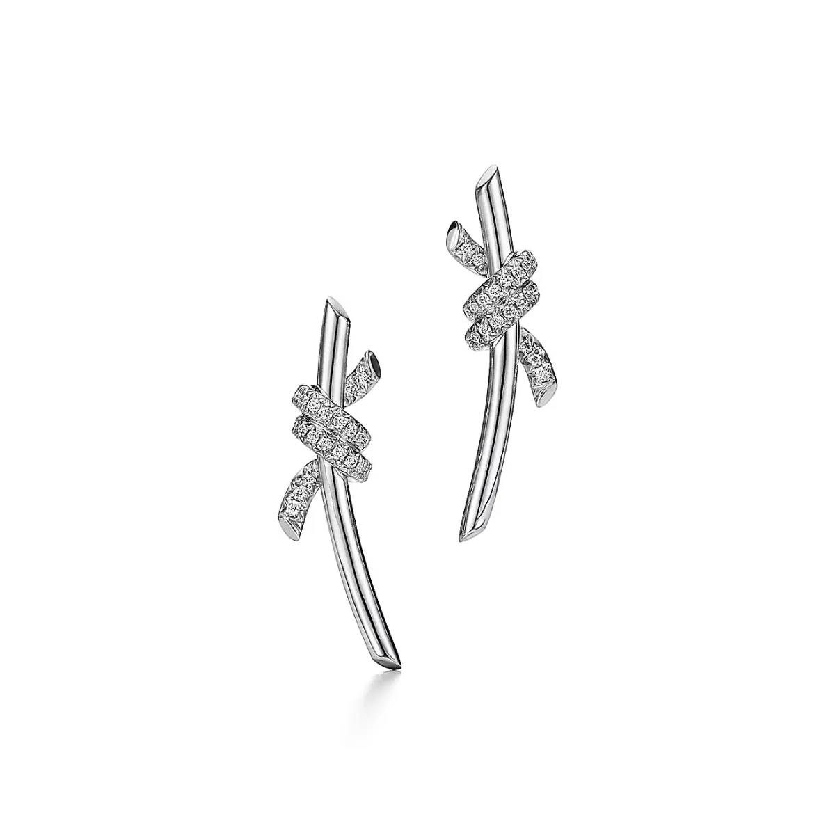 أقراط Knot من ماركة Tiffany & Co