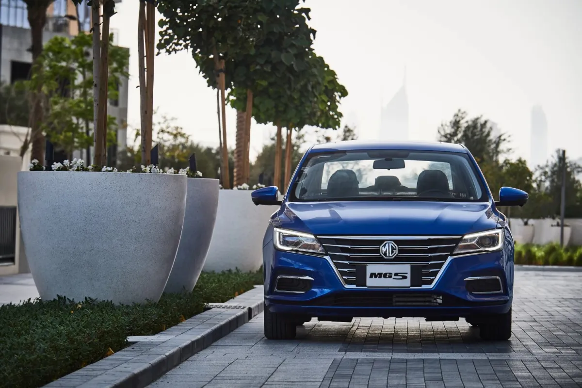 ام جي 5 موديل 2023