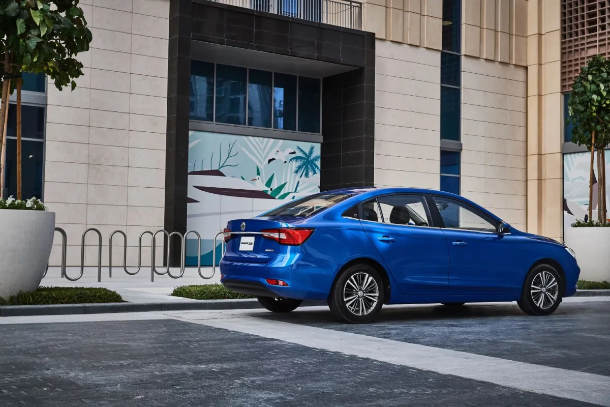 ام جي 5 موديل 2023