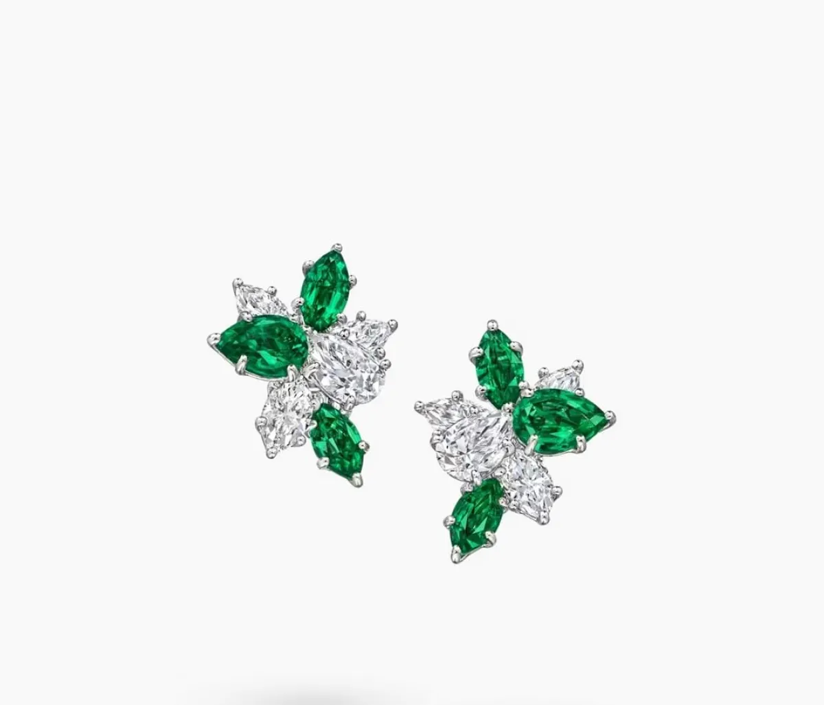  أقراط Winston Cluster Emerald and Diamond من هاري وينستون Harry Winston 