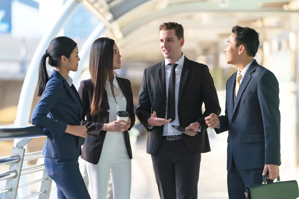 مقاطعة المتحدث غير مقبولة في الإتيكيت