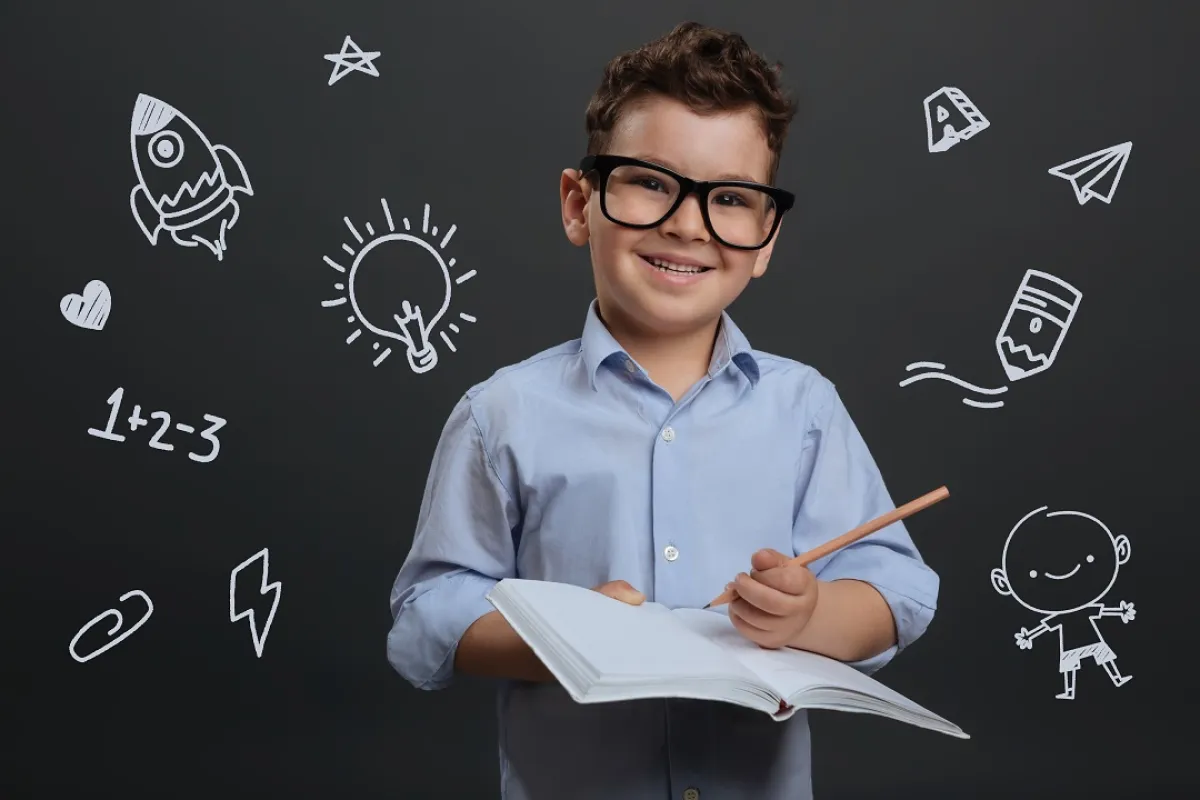 صورة لطفل على ملامحه القوة والاستقلال