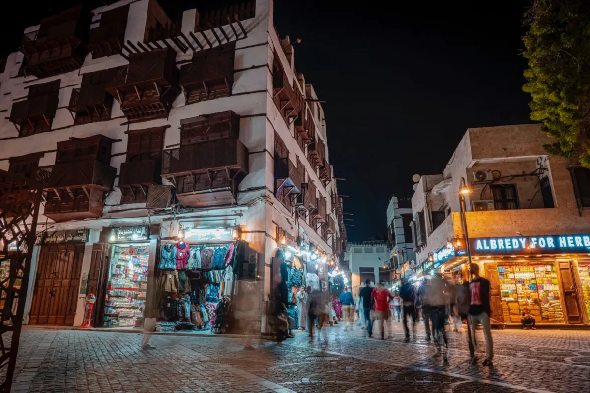 جدة التاريخية.. متحفٌ مفتوحٌ يجذب السياح ويستقطب عشاق الأصالة والتراث