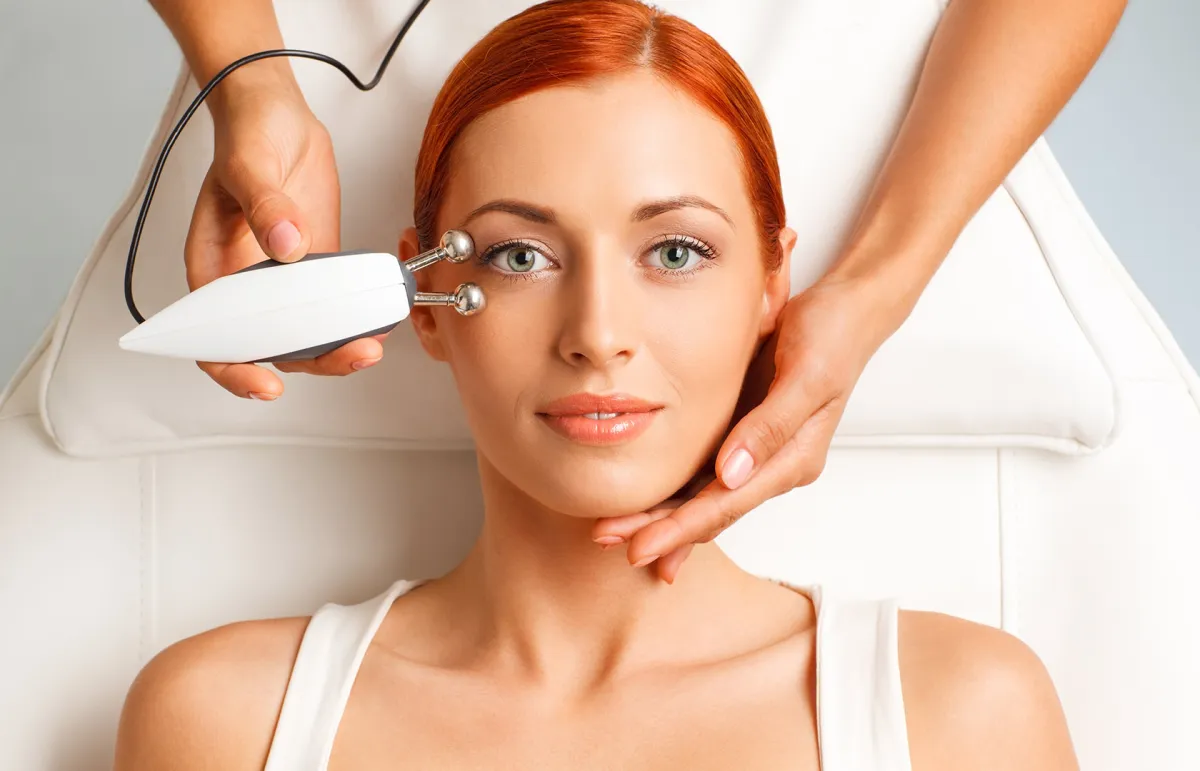 الإبر الدقيقة والترددات الراديوية Cosmetic Medicine Rejuvenation