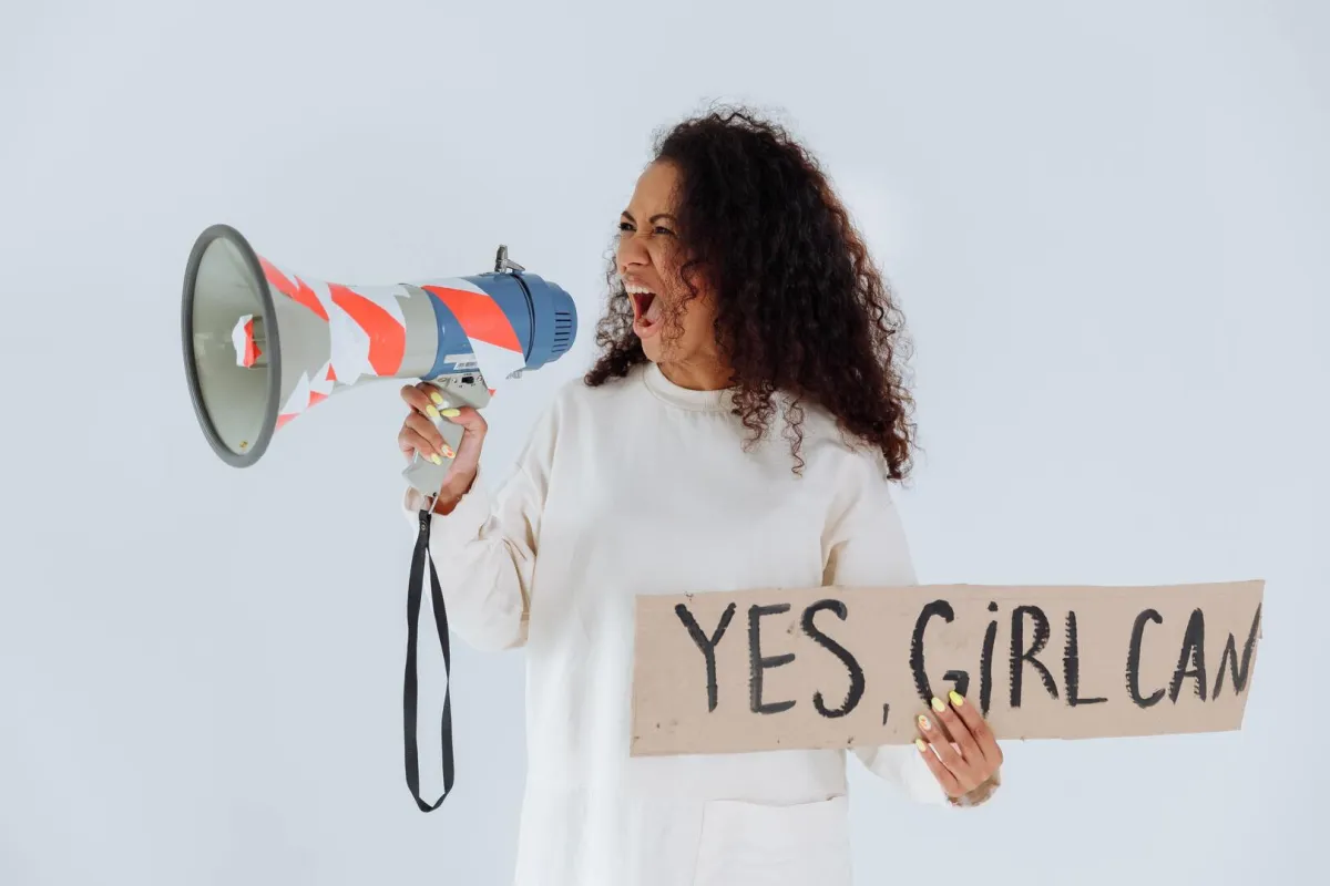 تعليقات زائفة لطيفة يستخدمها الناس للتلاعب بك