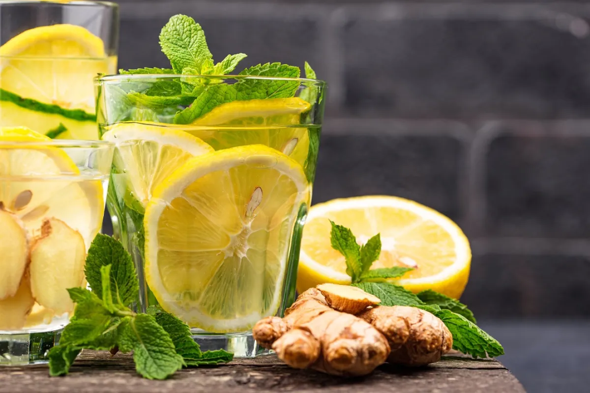 صورة لنبات الزنجبيل مع الليمون