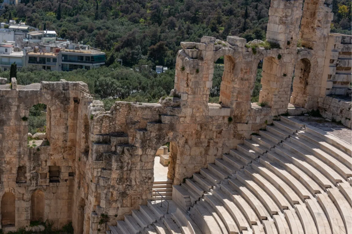 اكتشاف مسرح روماني قديم