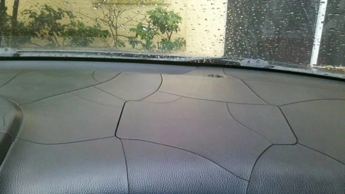 نصائح للحفاظ على تابلوه السيارة من التشقق