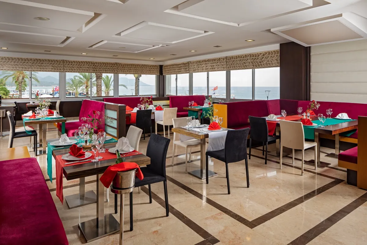 لقطة لأحد المطاعم في تي تي هوتلز هيدروس كلوب