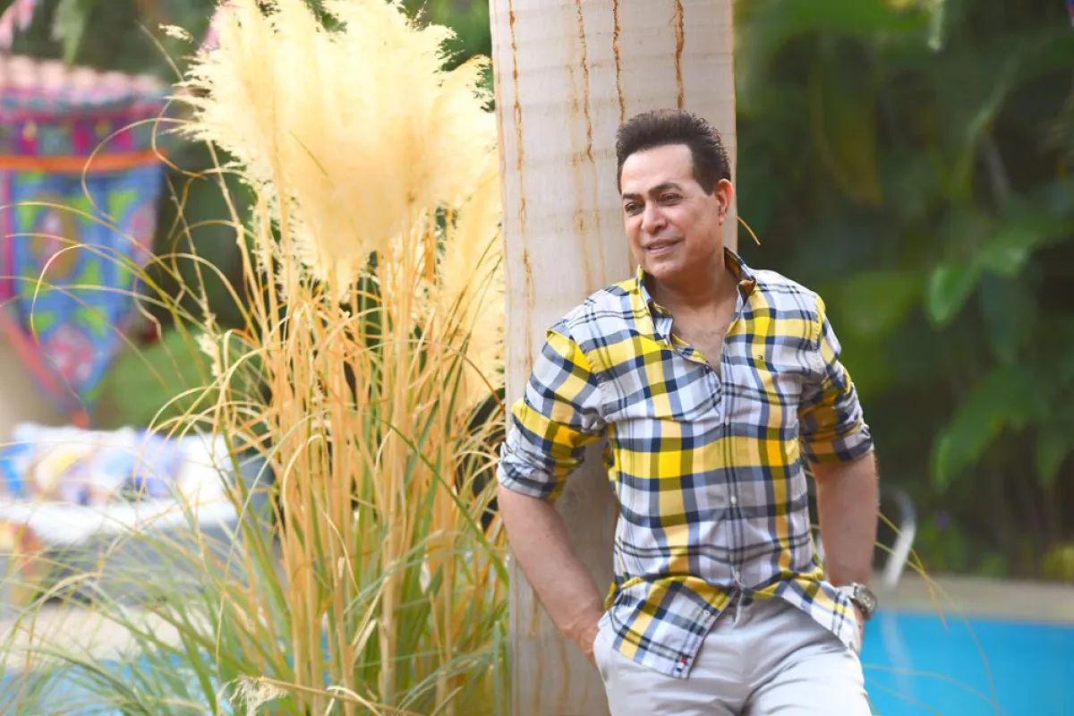 حكيم - الصورة من صفحته الرسمية على "الفيسبوك"