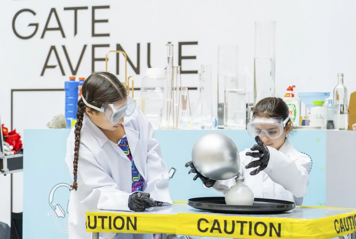 عروض علمية وترفيهية