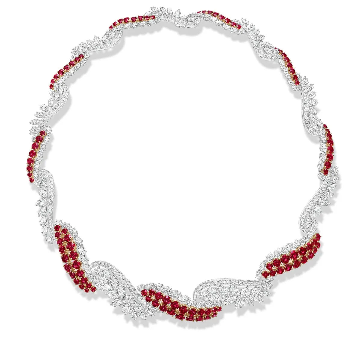 عقد Endless Love من هاري وينستون Harry Winston