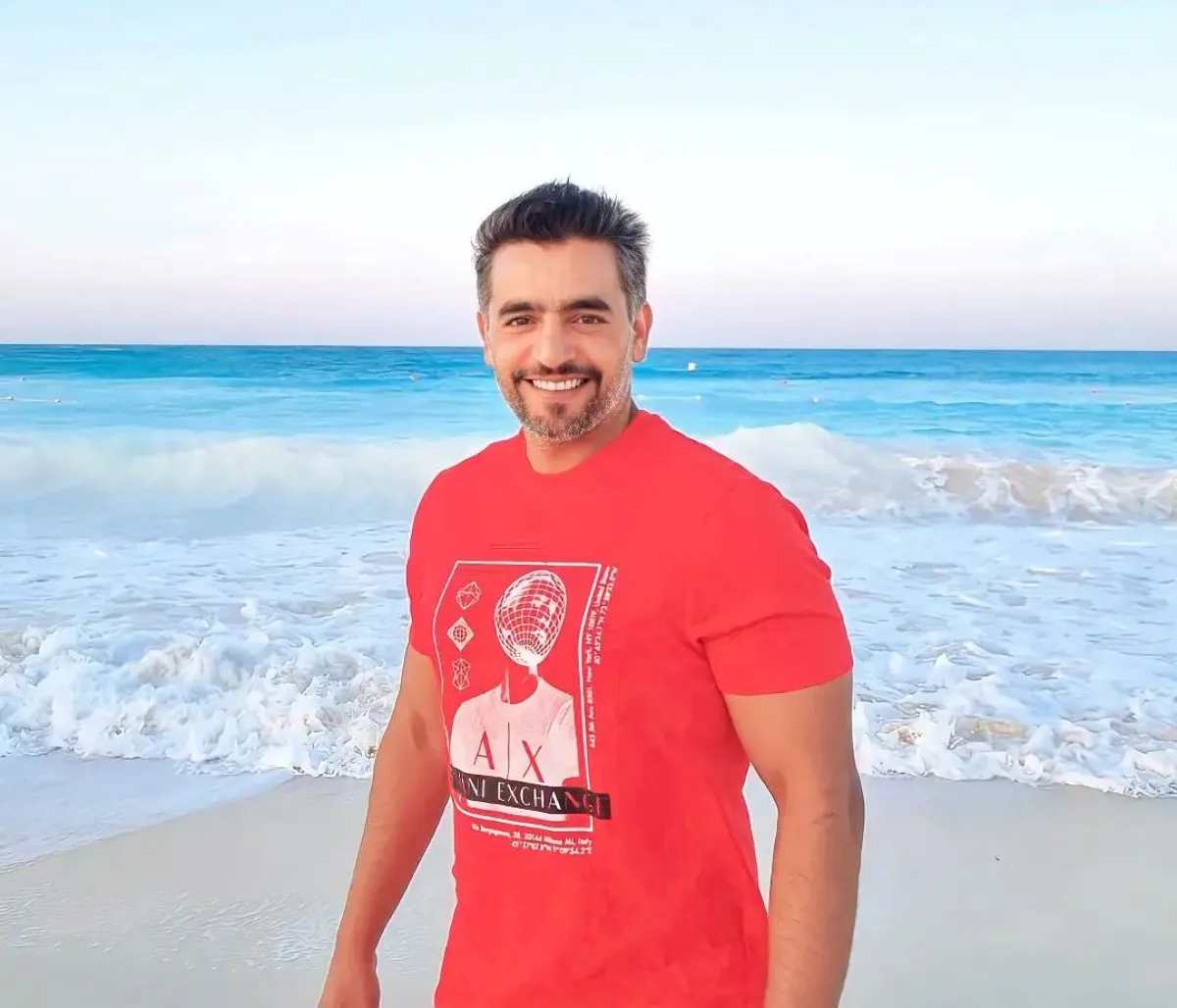 هاني سلامة - الصورة من صفحته الرسمية على الفيس بوك