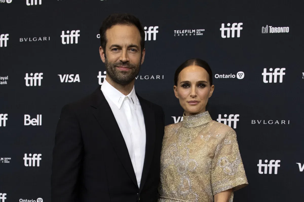 ناتالي بورتمان ونيامين ميليبيد  Benjamin Millepied and Natalie Portman (مصدر الصورة:  VALERIE MACON / AFP)