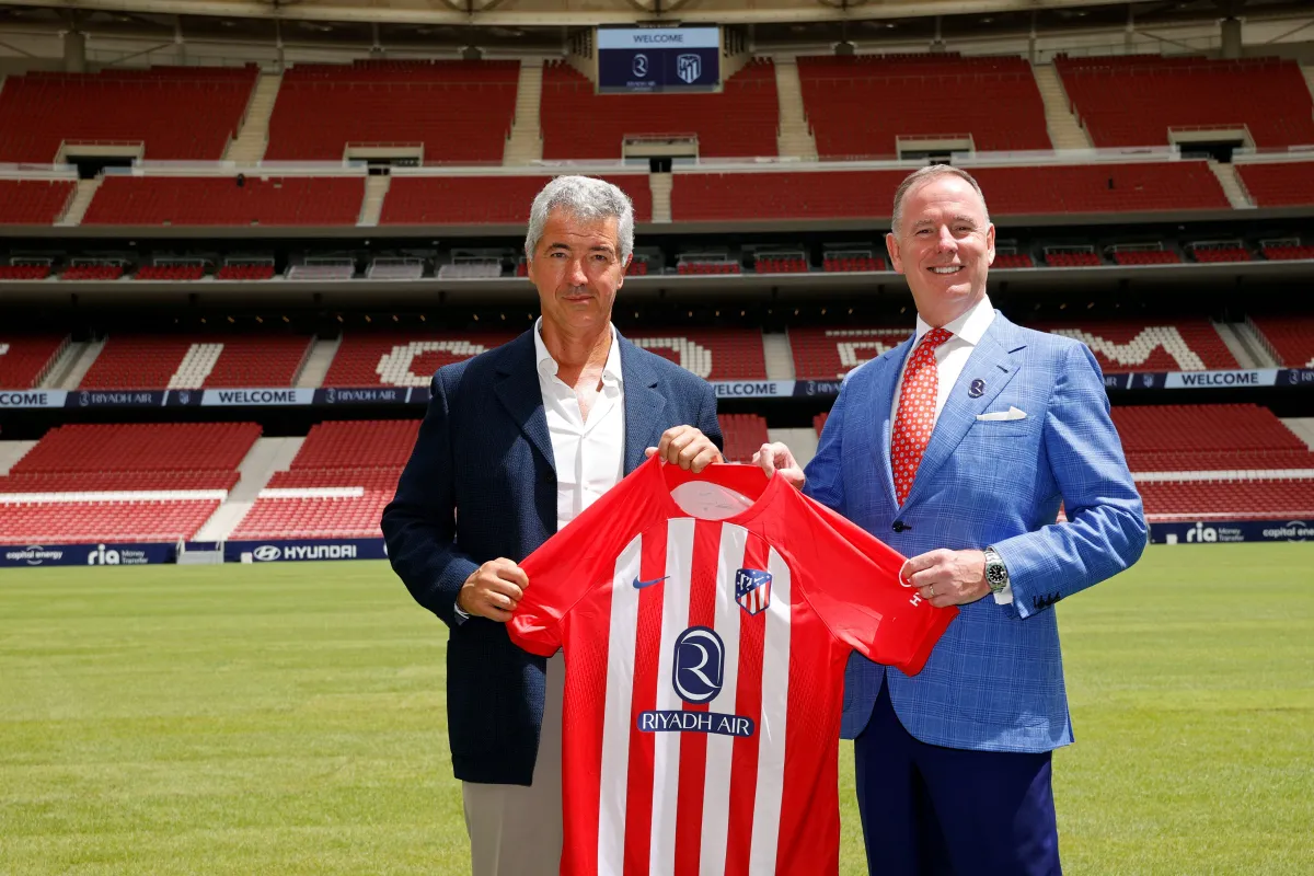 طيران الرياض الراعي الرسمي وشريك الطيران لنادي أتلتيكو مدريد الإسباني - الصورة من حساب نادي أتلتيكو على منصة إكس "تويتر سابقا"
