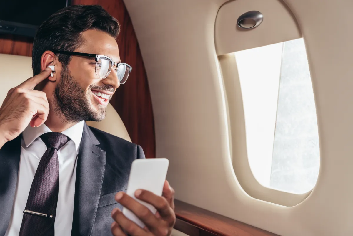 أمور يجب إتباعها على متن الطائرة