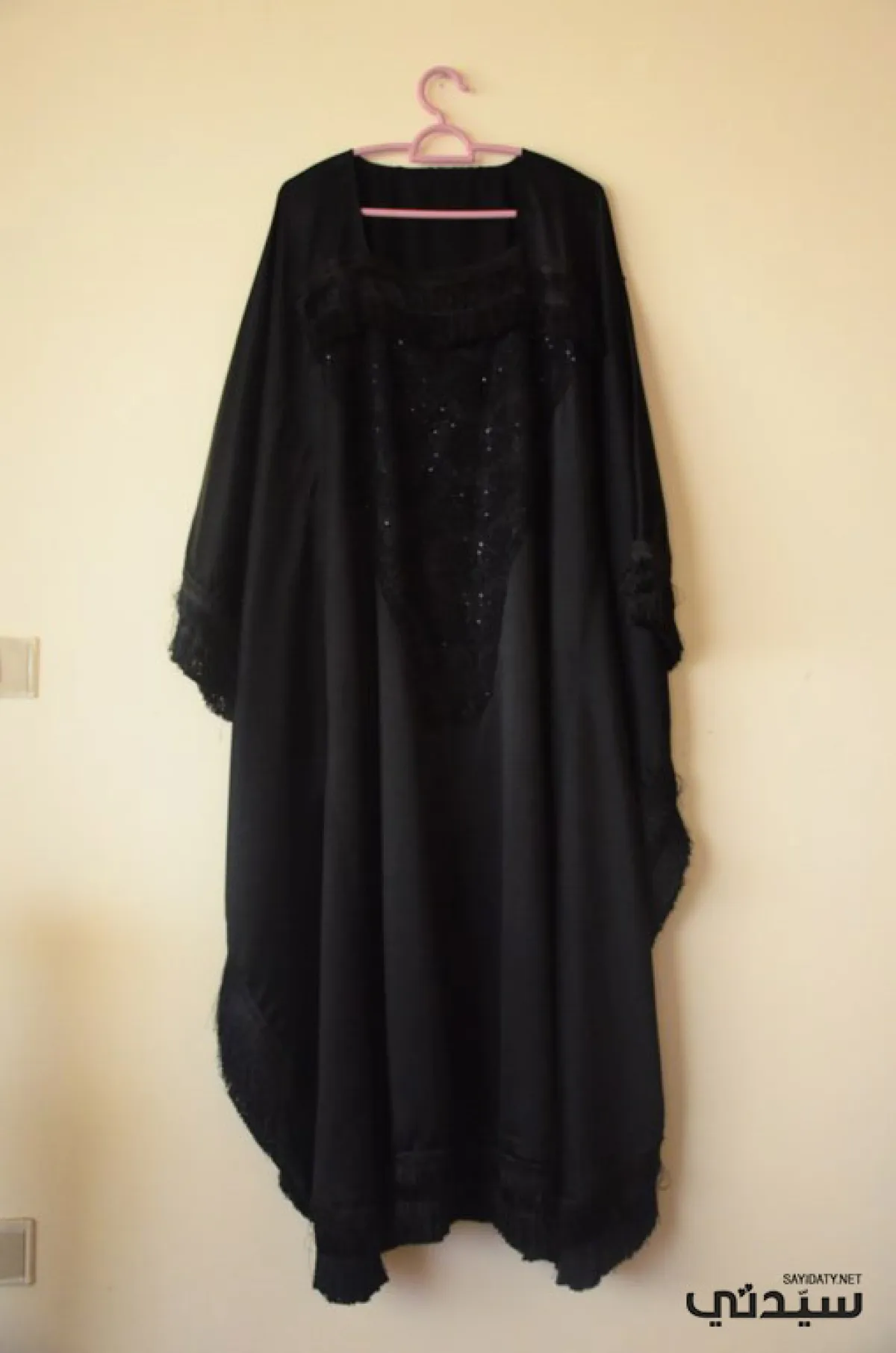 أحد تصاميم الفنانة مديحة كامل-الصورة خاصة بـ"سيدتي" - تصوير محمد العربي