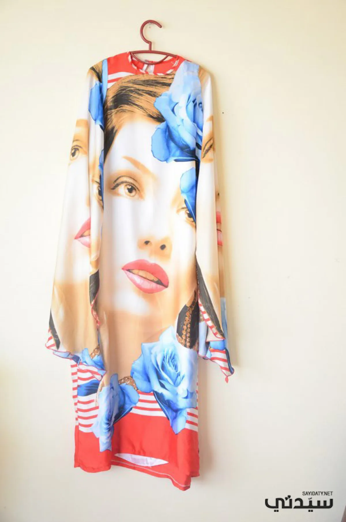 أحد تصاميم الفنانة مديحة كامل-الصورة خاصة بـ"سيدتي" - تصوير محمد العربي