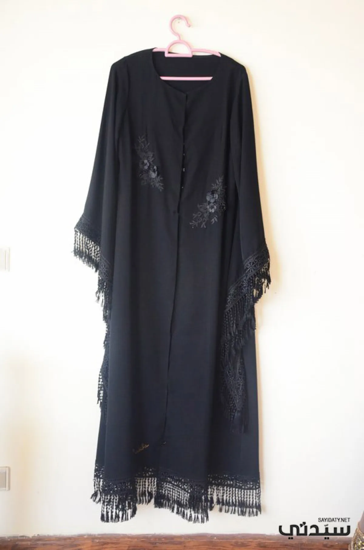 أحد تصاميم الفنانة مديحة كامل-الصورة خاصة بـ"سيدتي" - تصوير محمد العربي