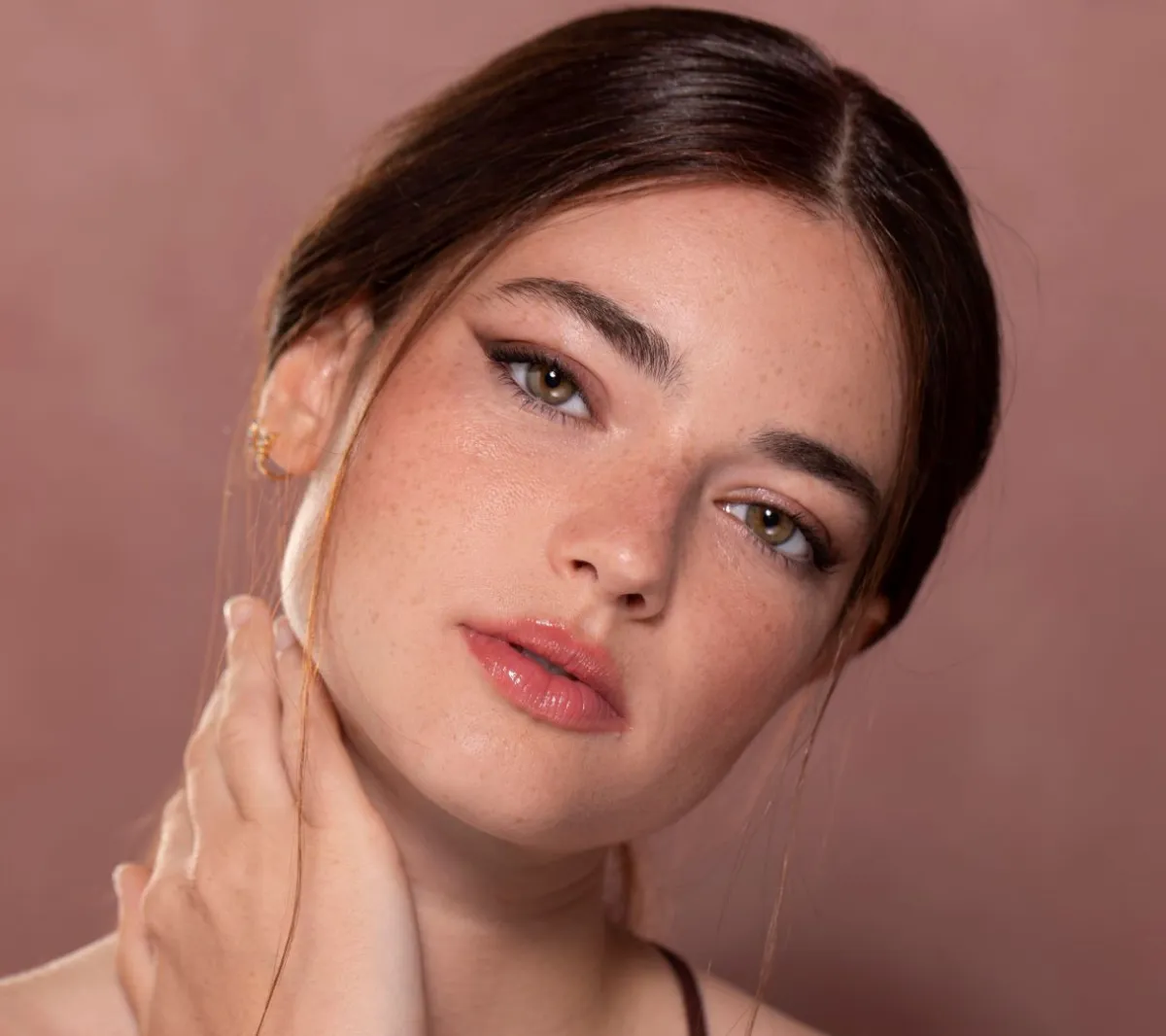 مكياج نيود مشرق