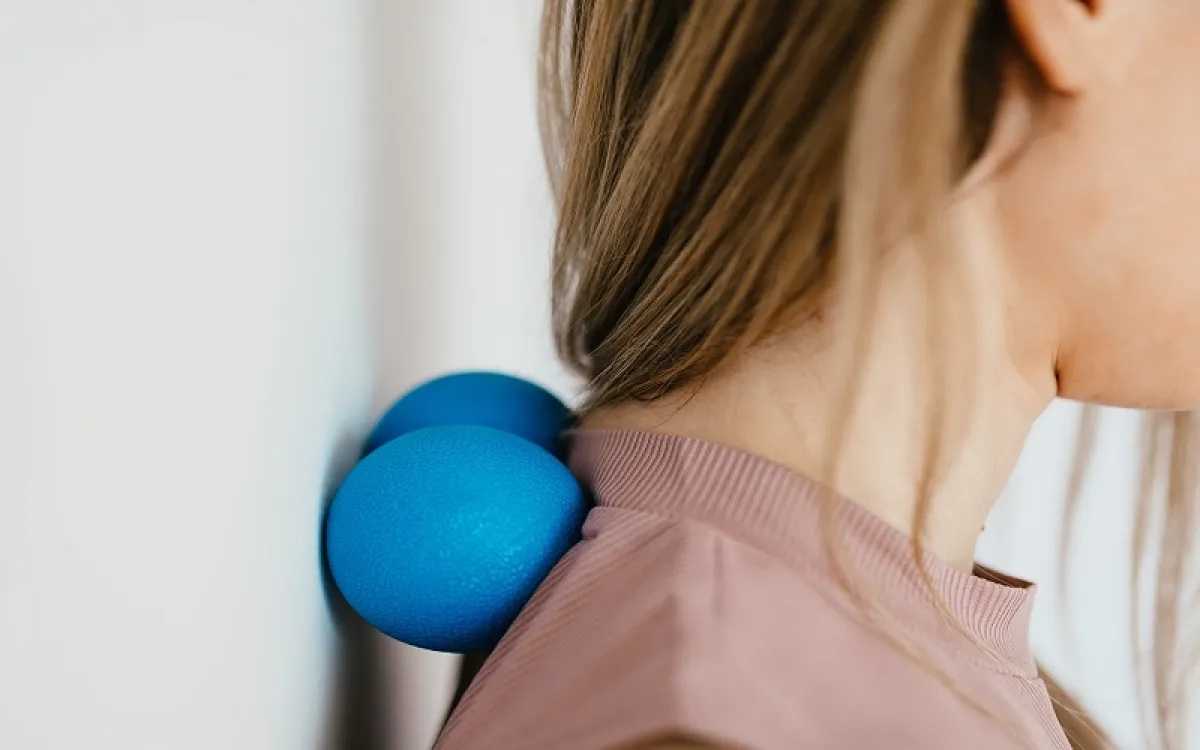 كيف تخففين ألم الرقبة في المنزل (المصدر:pexels)