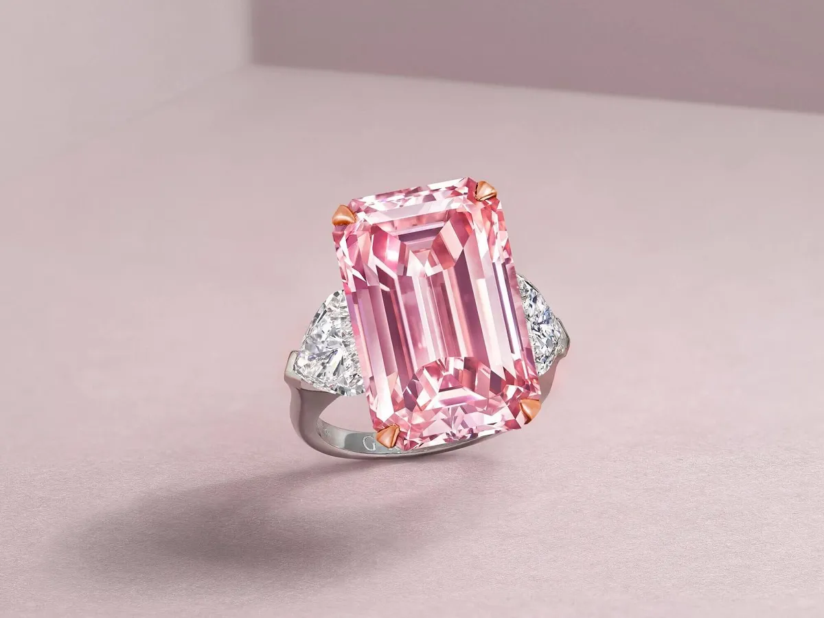 أندر أنواع الألماس وأثمنها.. خواتم مرصعة بالألماس الوردي! خاتم من غراف