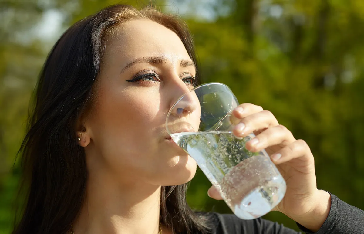 فوائد المياه المعدنية الغازية الطبيعية (المصدر: Shutterstock)