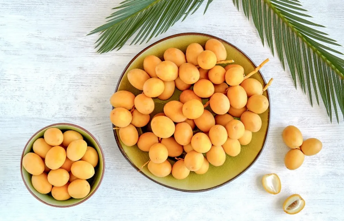 البلح الأصفر يساهم في زيادة الطاقة والحيوية (المصدر: Shutterstock)