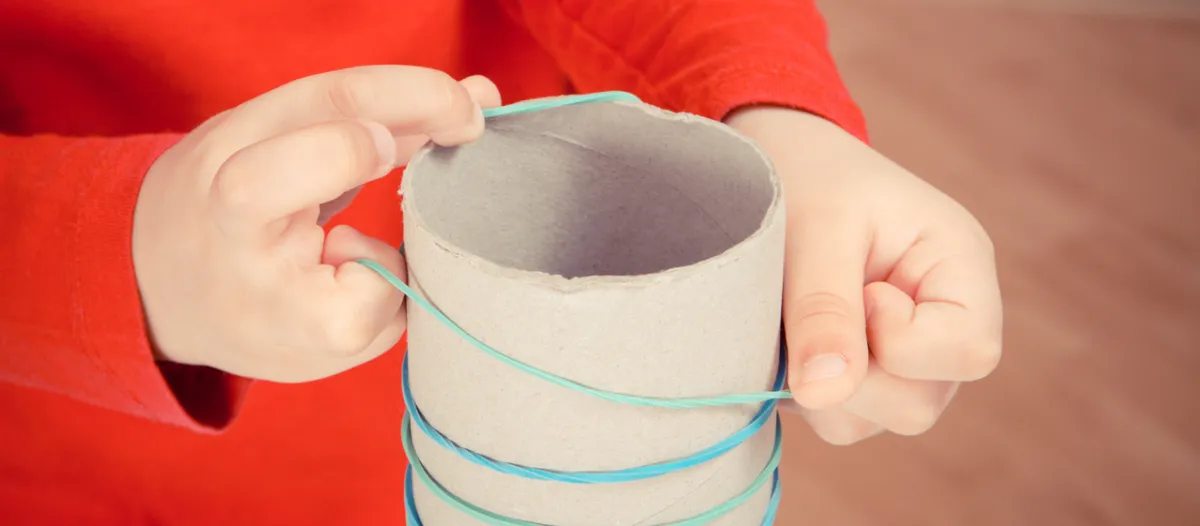 صورة طفل يخترع