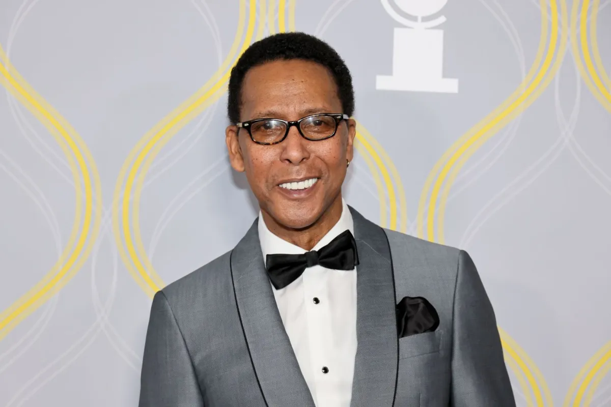 رون سيفاس جونز (Ron Cephas Jones). مصدر الصورة: Dia Dipasupil/Getty Images/AFP