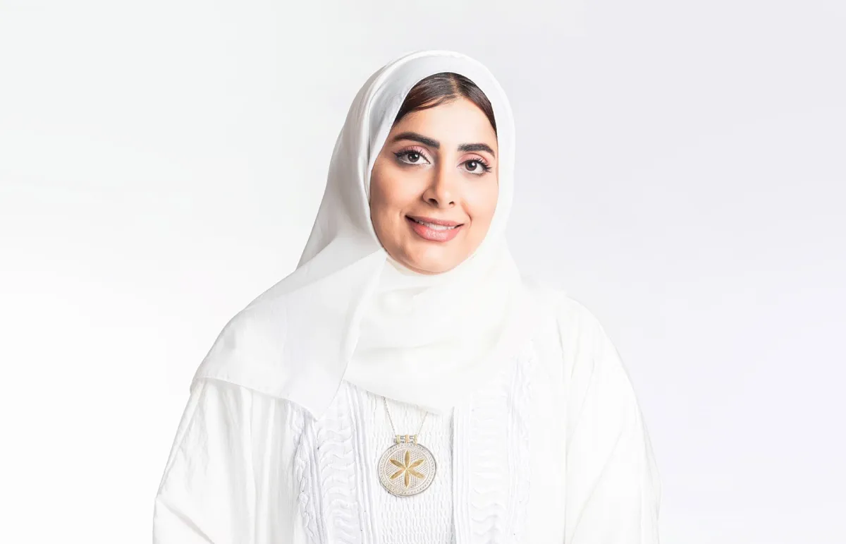 الشاعرة العمانية عائشة السيفي