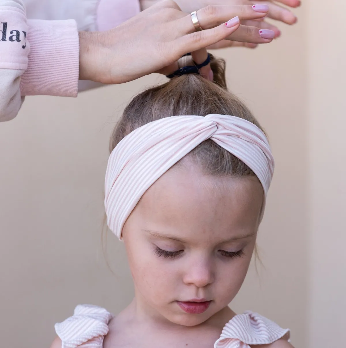 صورة تسريحة السيدة ملعقة