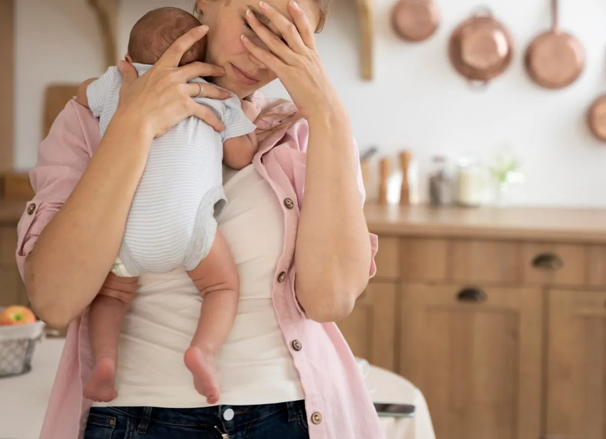 صورة لأم تشعر بالتعب