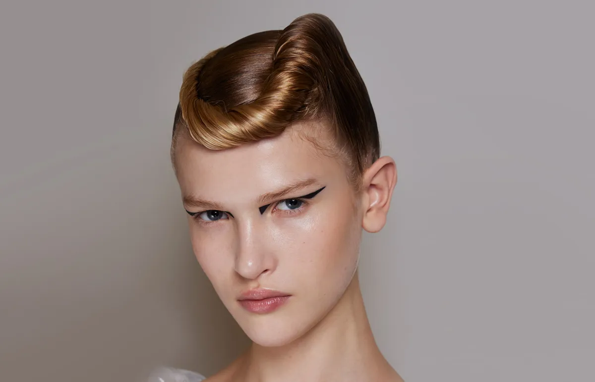  الأيلاينر الغرافيكي (الصورة من Launchmetrics/Spotlight©)