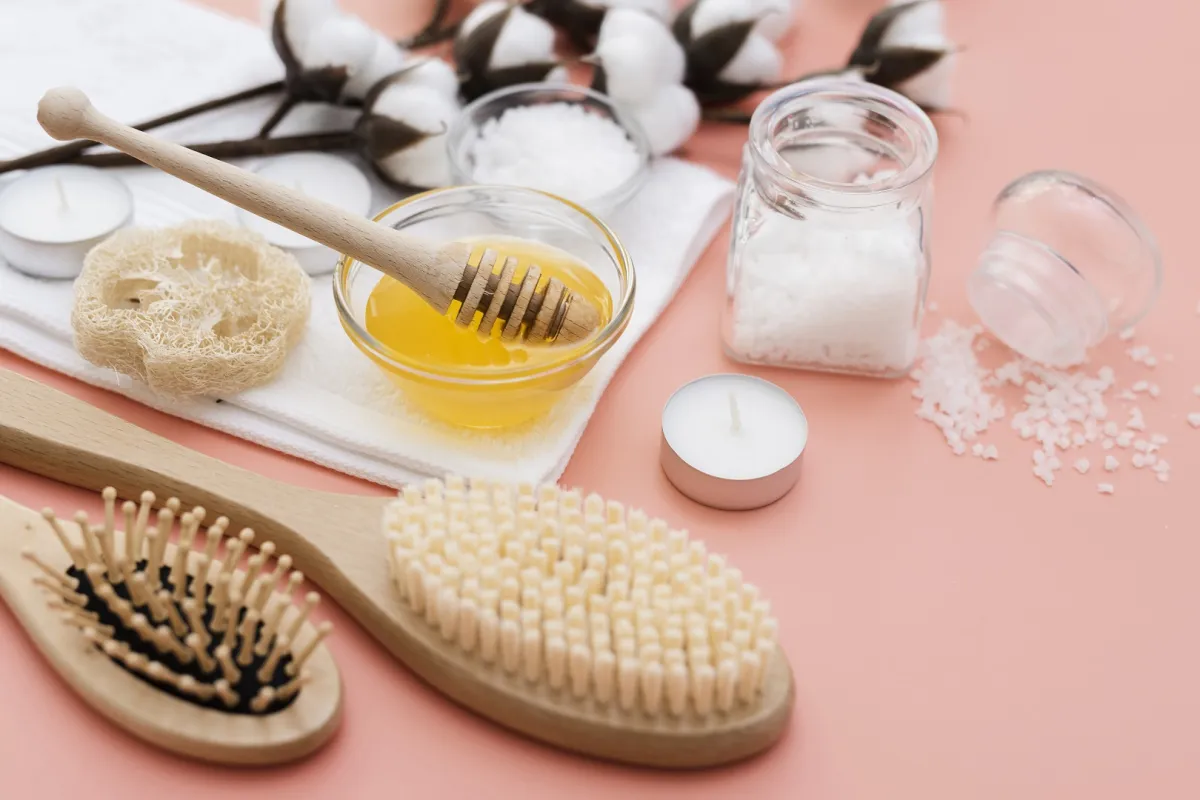 العناية الطبيعية بالشعر - الصورة من Freepik 