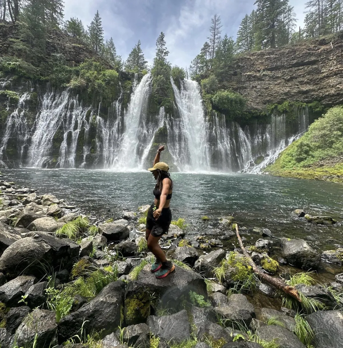 هيا السماري بين الطبيعة الخلابة  خلال الرحلة بين المكسيك وكندا- الصورة من حسابها على إنسجرام