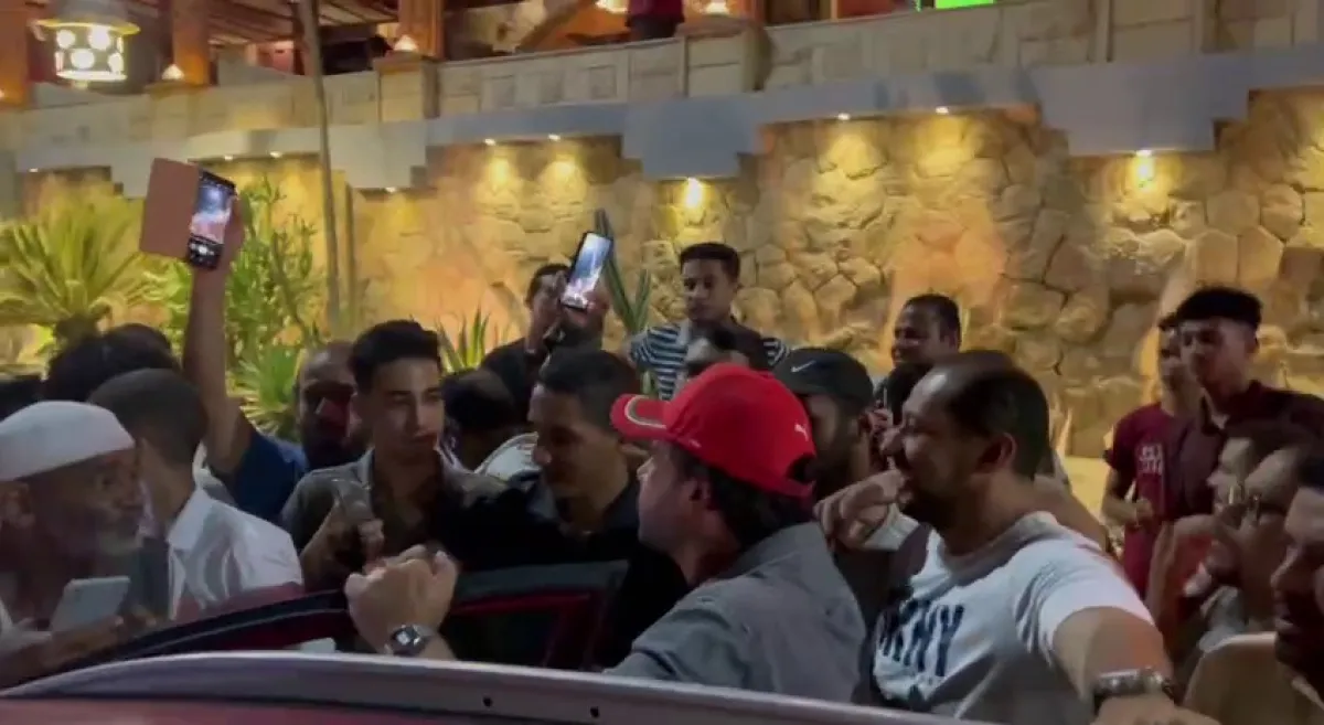 محمد إمام وسط جمهور الغردقة - الصورة من مكتبه الإعلامي