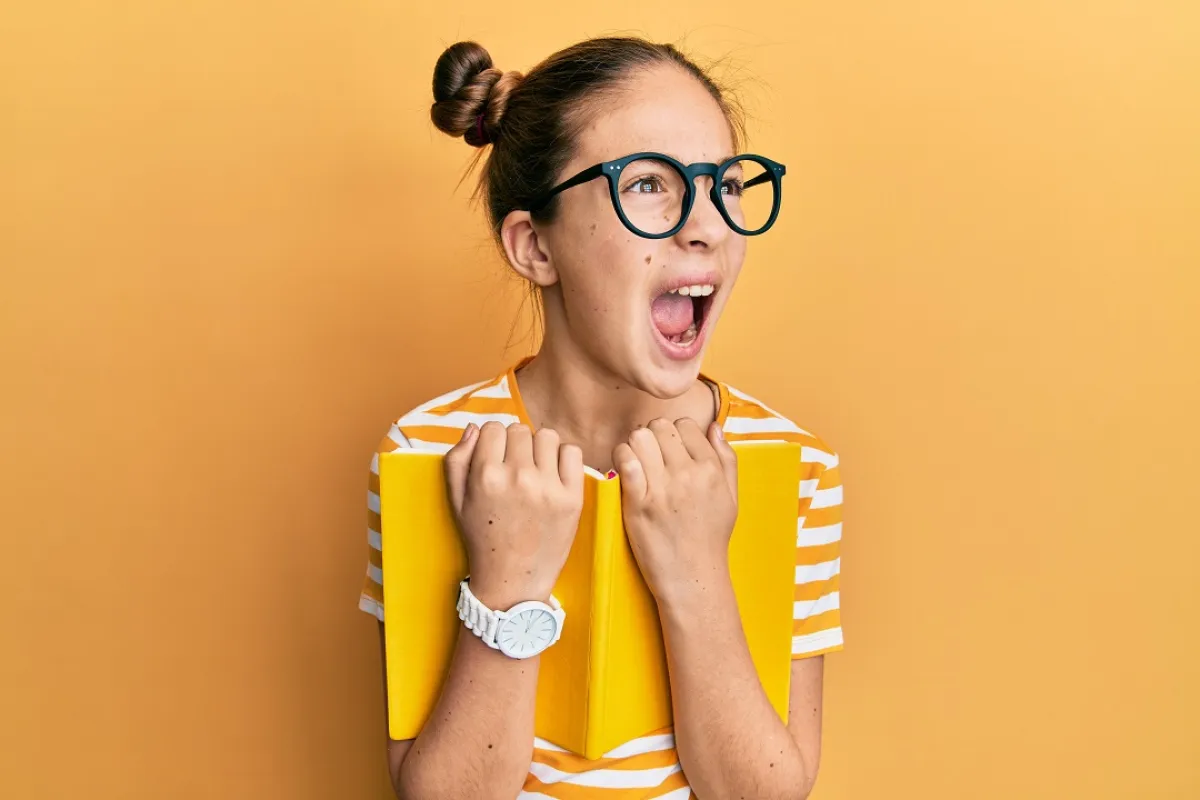 صورة لطفلة تتصرف بعصبية