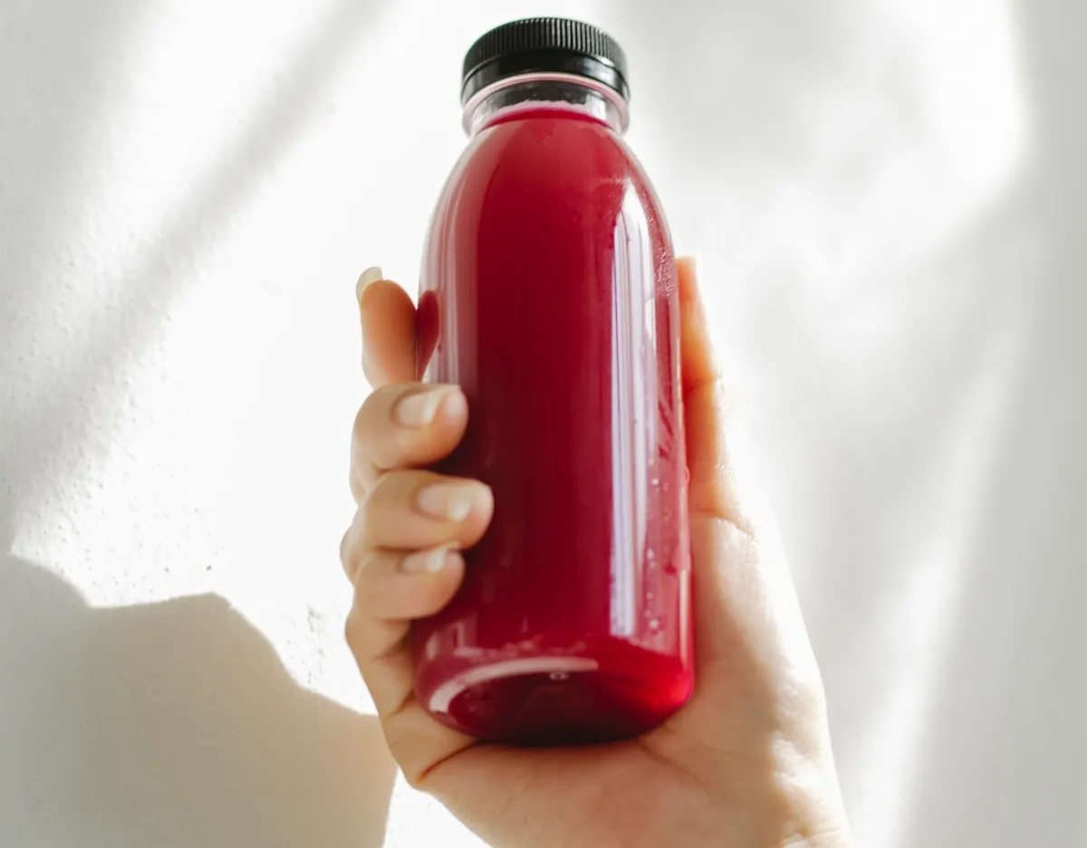 تجنّبي العصائر في الصباح الباكر عند الاستيقاظ (المصدر: pexels)